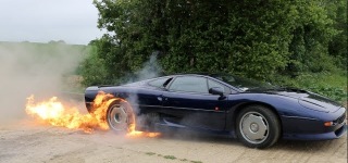 Flaming V6 Jaguar XJ220 Burnout