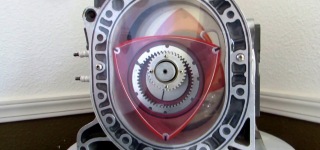 Watch and Learn: Brilliant Guy Kurt Robertson Explains the Way Rotary Engine Works Very Clearly