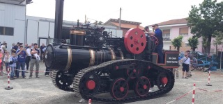 Crawler Steam Tractor is Recreated Based on Original Hornsby Mammoth!