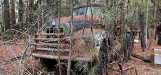 Antique Truck Left To Rot