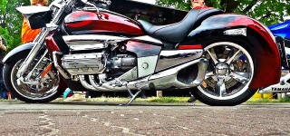 V6 Honda Motorcycle - Honda Valkyrie Rune 1800 6 Cylinder Sound