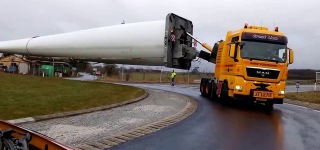 Transporting a Giant Blade through a Roundabout like a Boss