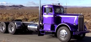 Chuck Brinkley's Incredibly Cool Kenworth 825 Truck Cruises on the Roads Like a Boss