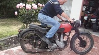 Guy Tries So Hard to Start Up 1951 BSA B33 Motorcycle Stored in a Shed for Over 25 Years