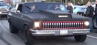 Let's Get Some Finnish Style Fun: Super Powerful 14,2 Liter V8 Powered Pickup Does Sick Burnouts