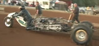 Sick 3 Wheeler Bike Powered by Gorgeously Strong Engine Runs As Fast As the Roadrunner
