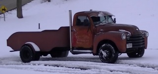 Super Powerful 453T Detroit Diesel In The Snow!